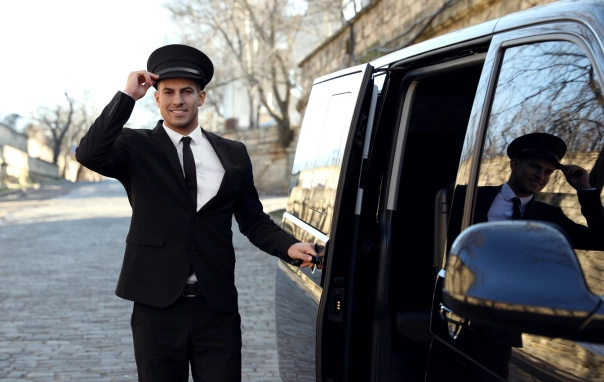 Limousine Van: The Elite 2026 Comparison of Luxury vs. Standard Group Travel 11 Limousine Van