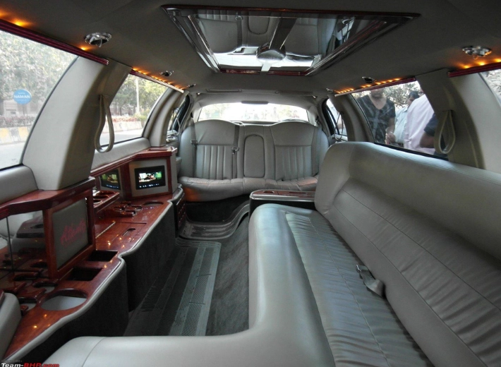 Party Bus vs Limousine: 5 Crucial Differences to Avoid a Costly Mistake (The Ultimate 2026 Guide) 9 party bus vs limousine