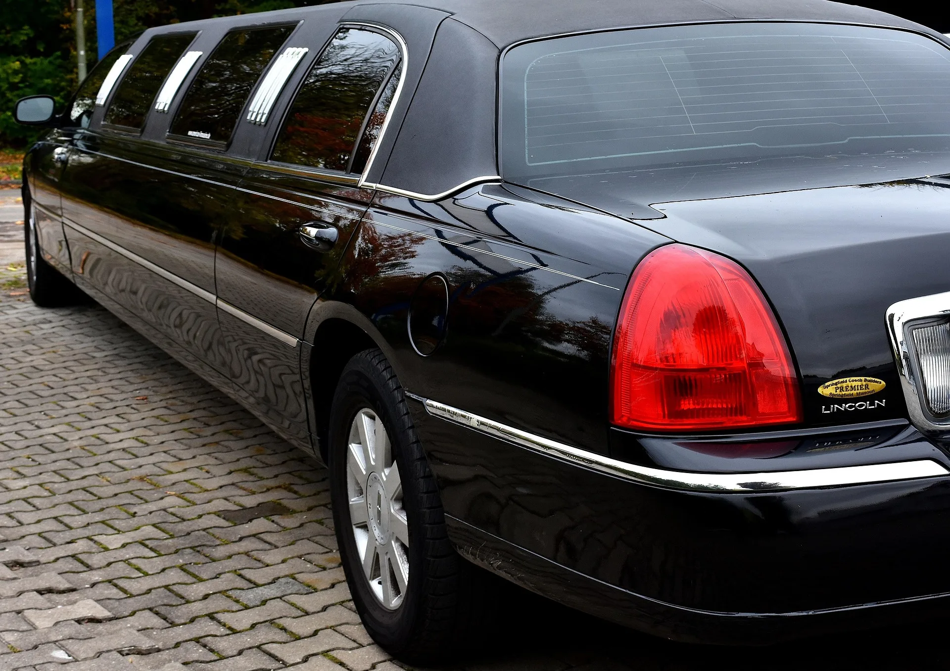 Prom Limo Services Orlando: The Complete Parent's First-Timer Guide (Before You Book Anything) 1 prom limo services
